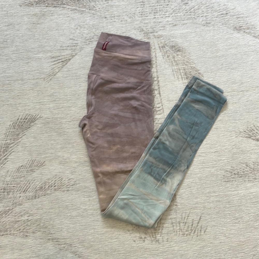 Hard Tail cotton tie-dye legging. Size XS